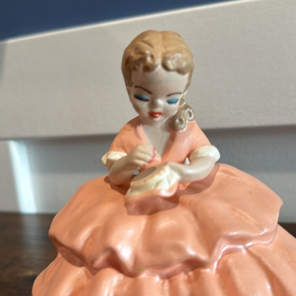 Handcrafted generic Josef ceramic girl cross stitching on a stool - Picture 3 of 4